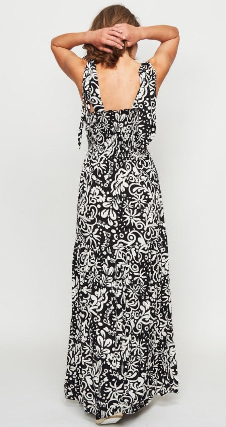 Vestido Barcelona black tribal stars